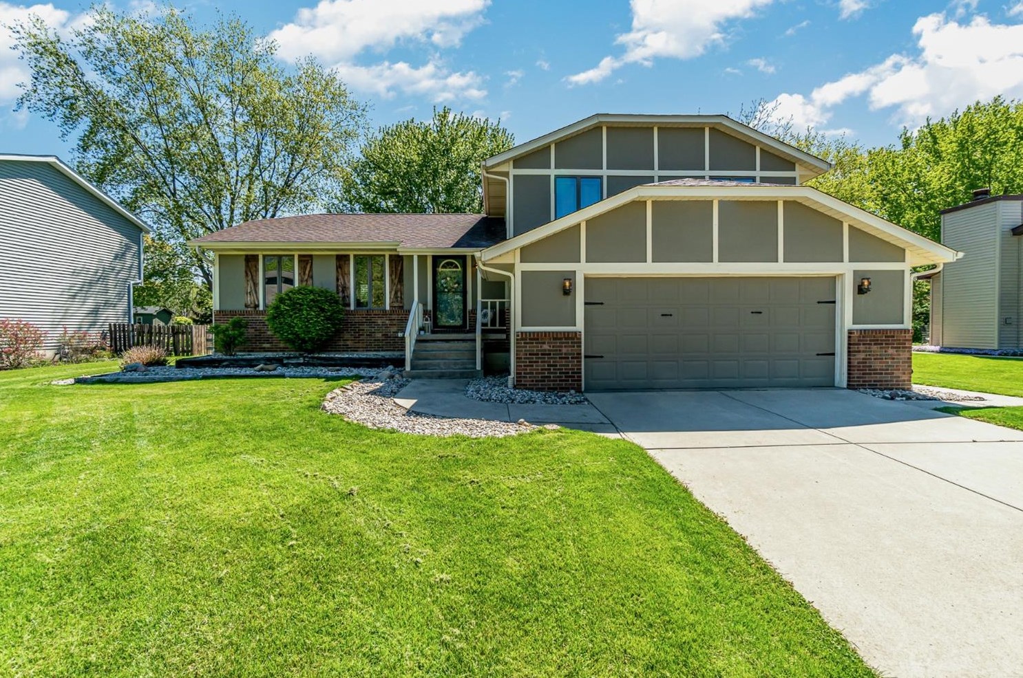 4508 Kingsdale Dr, Valpo, IN 46383