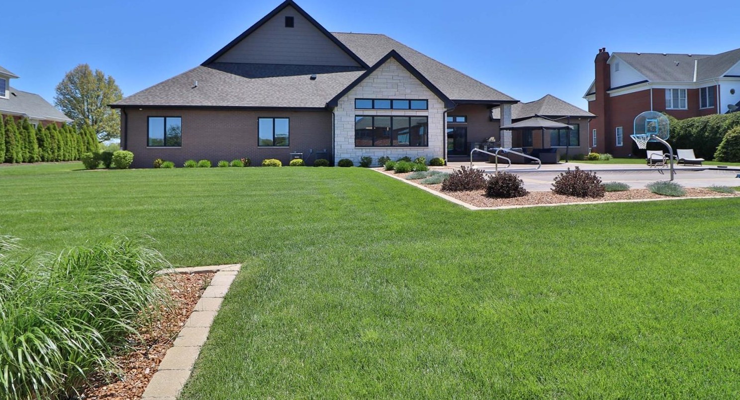 1529 Sonoma Ct, Crown Point, IN 46307