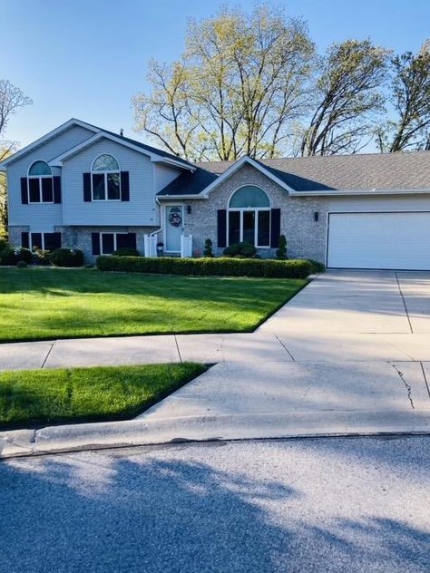 8700 Hamlin Pl, Crown Point, IN 46307