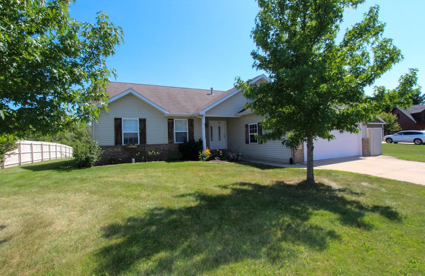 519 Carrington Ln, Valpo, IN 46385