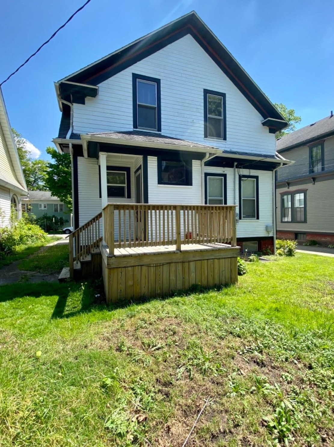 203 Harrison St, La Porte, IN 46350-3629
