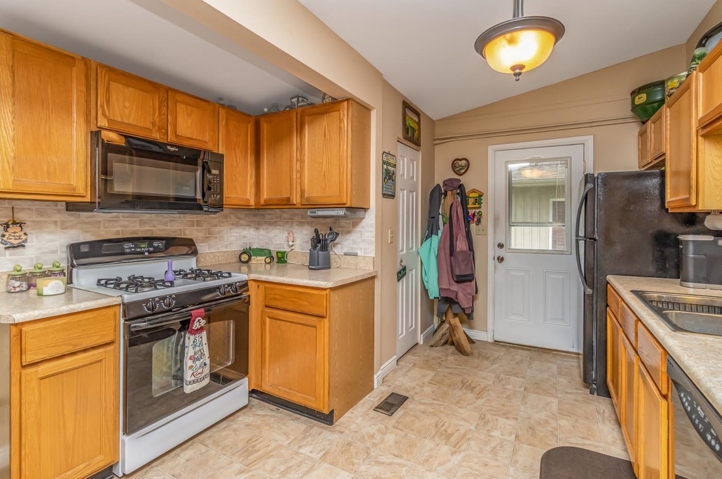 315 10th St, La Porte, IN 46350-5628
