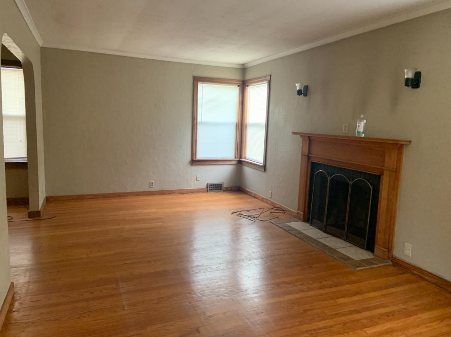 1207 Monroe St, La Porte, IN 46350