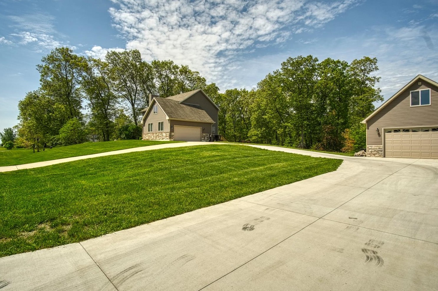 10412 Rolling Hills Dr, Demotte, IN 46310-8068