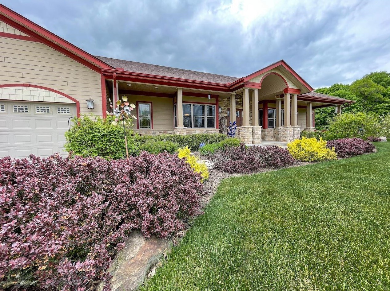 461 Small Pond Ct, Valpo, IN 46383