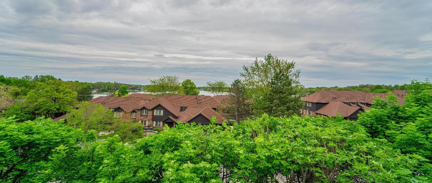 2596 Brookwood Dr, Crown Point, IN 46307