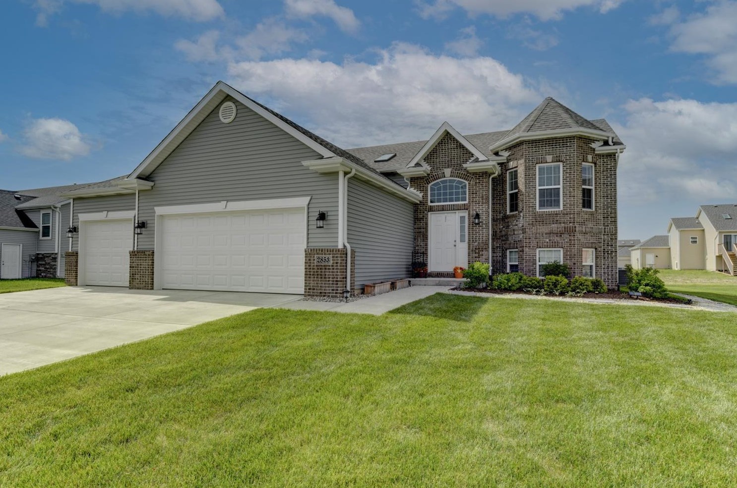 2853 W 83rd Ave, Gary, IN 46410