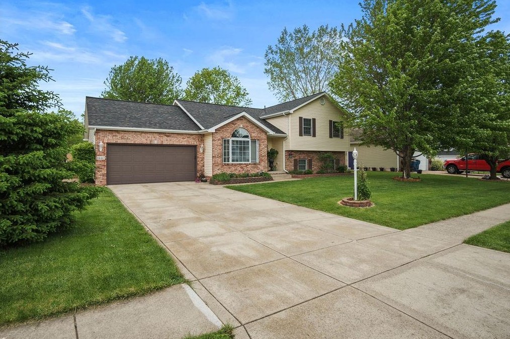 1440 Duffer Dr, Porter, IN 46304-8855