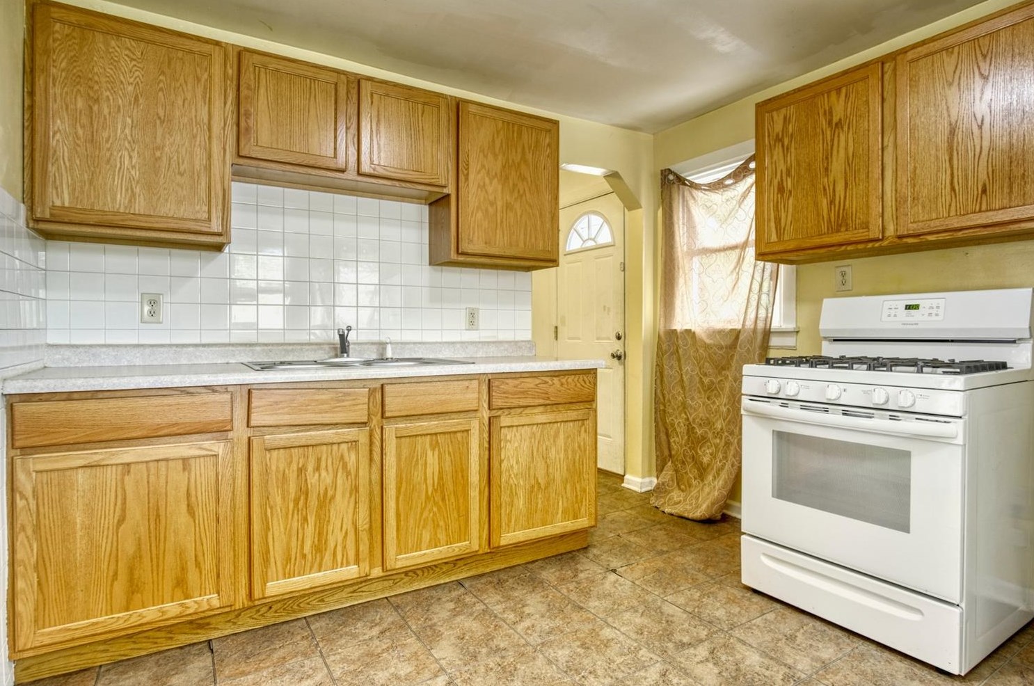 4208 Park Ave, Gary, IN 46405