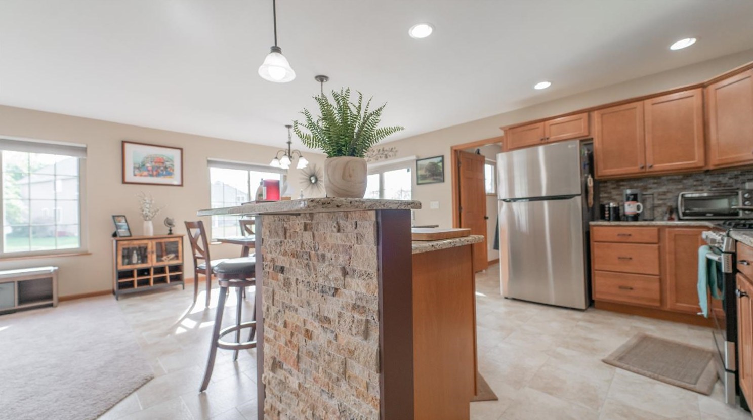 1472 Danvers Pkwy, Valpo, IN 46385