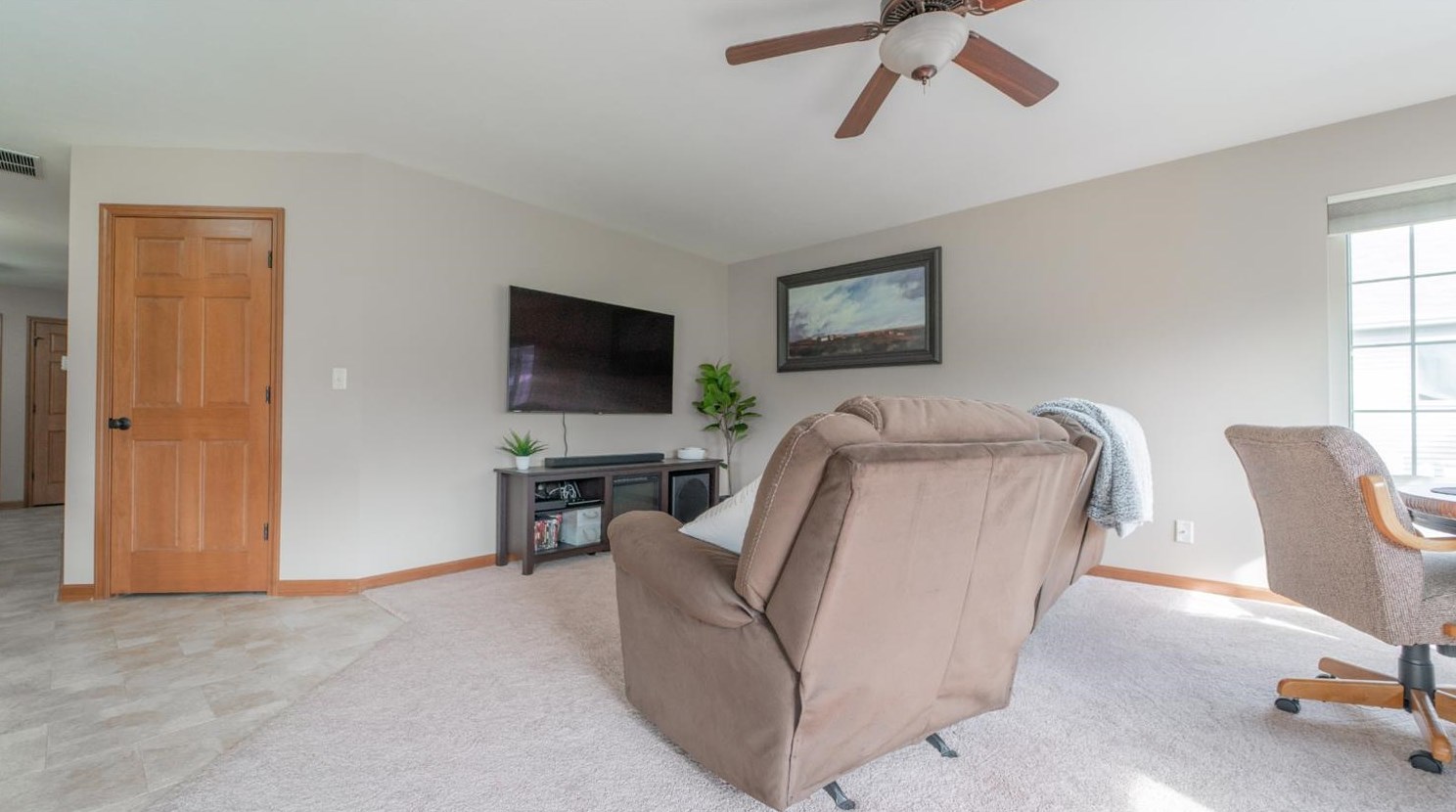 1472 Danvers Pkwy, Valpo IN  46385-7208 exterior