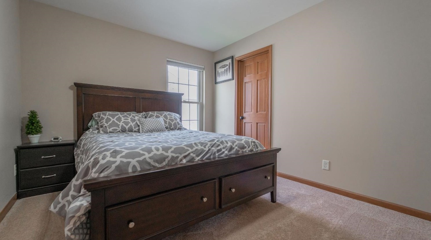 1472 Danvers Pkwy, Valpo IN  46385-7208 exterior