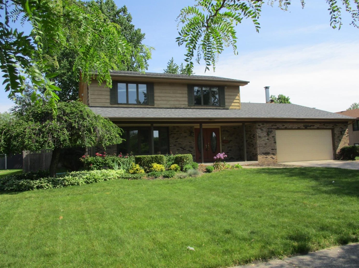 1145 Holly Ln, Hammond, IN 46321