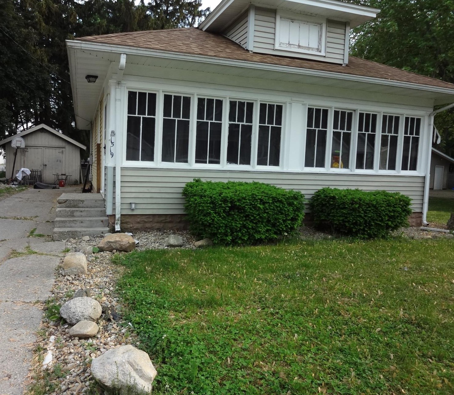 1519 5th St, La Porte, IN 46350-4645