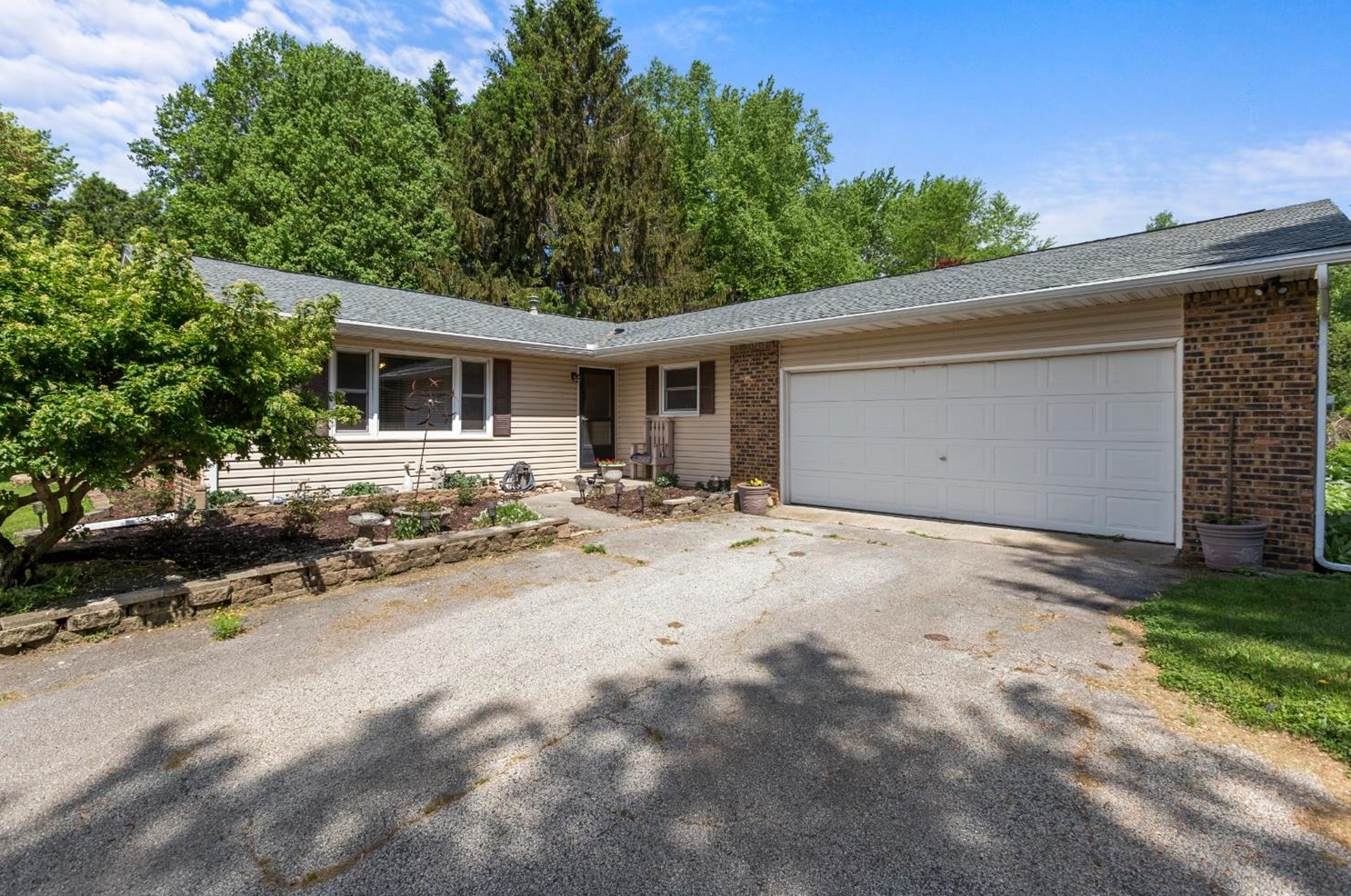 345 E 400 N, Valpo, IN 46383