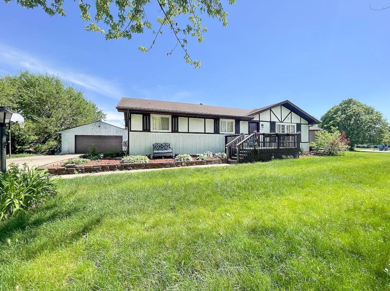 1717 W 97th Ave, Crown Point, IN 46307