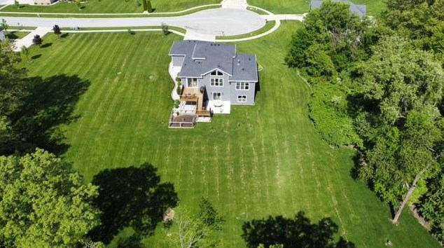 9489 Sullivan Ct, Crown Point, IN 46307