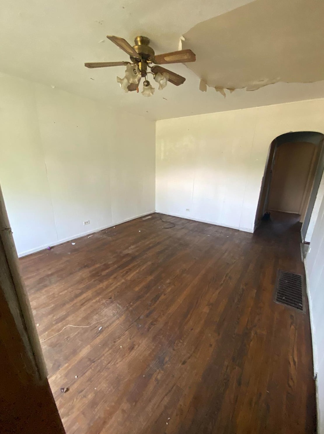 917 Kenwood St, Hammond, IN 46320