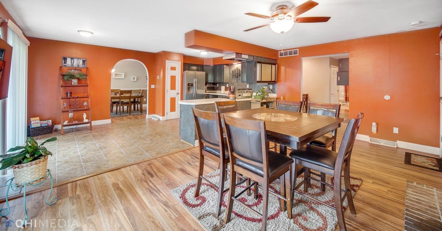 1291 W 4th St, Hobart, IN 46342