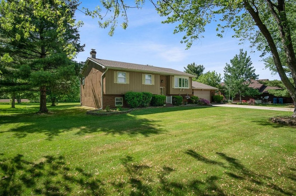 7062 Parke St, Hobart, IN 46342