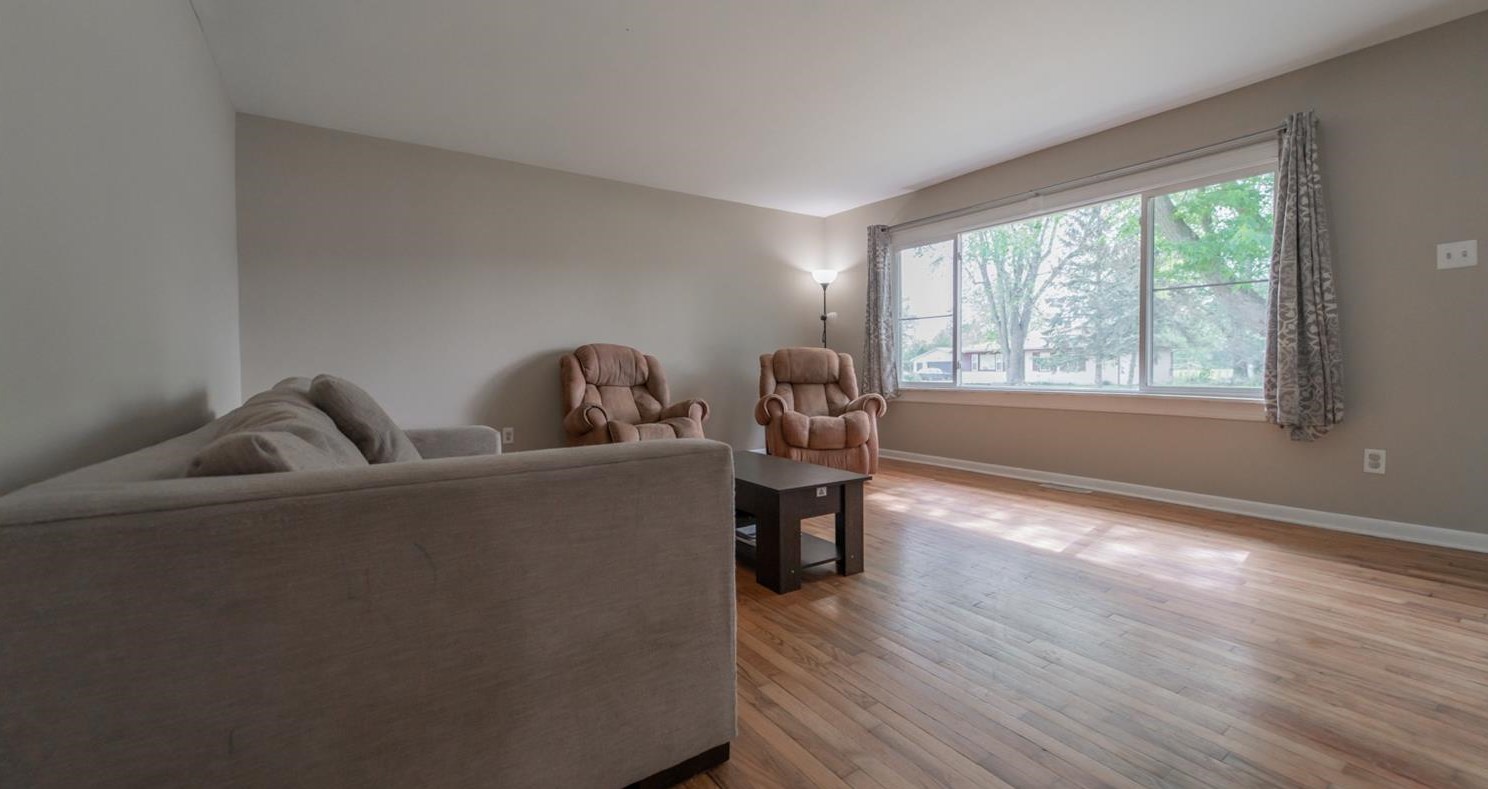3095 Hickory St, Portage, IN 46368-4146