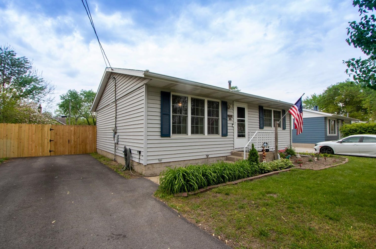 2921 Jackson St, Michigan City, IN 46360-6327