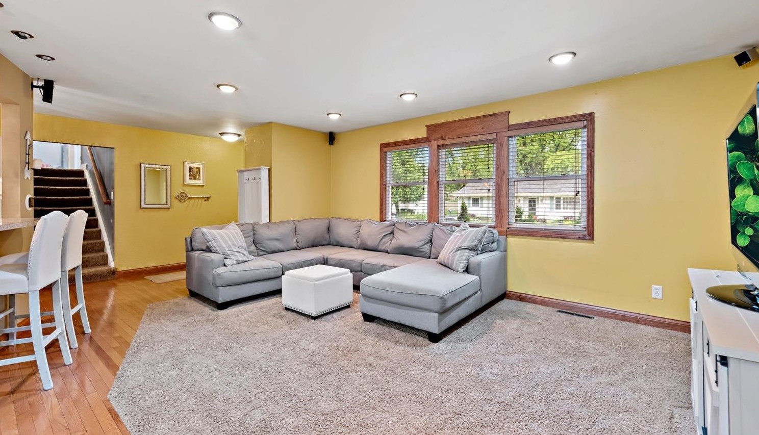 650 Gene Ln, Valpo, IN 46385-2914