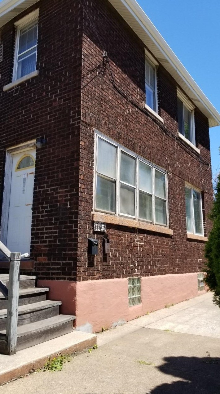 1143 115th St, Whiting, IN 46394
