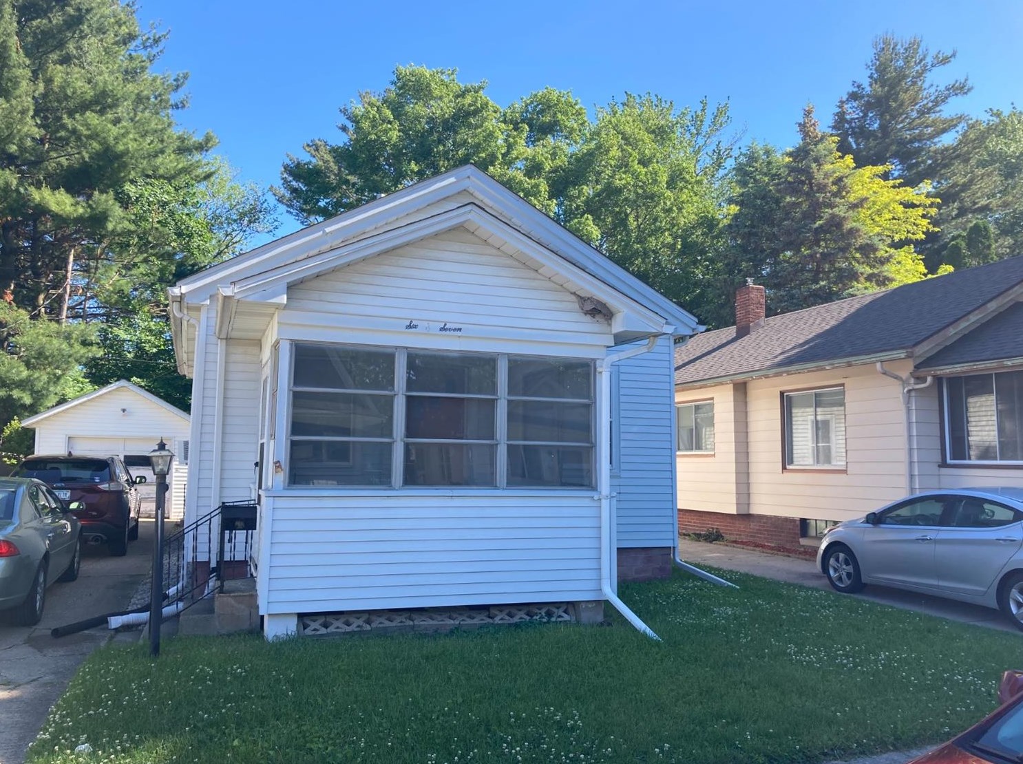 607 Maple Ave, La Porte, IN 46350-4114
