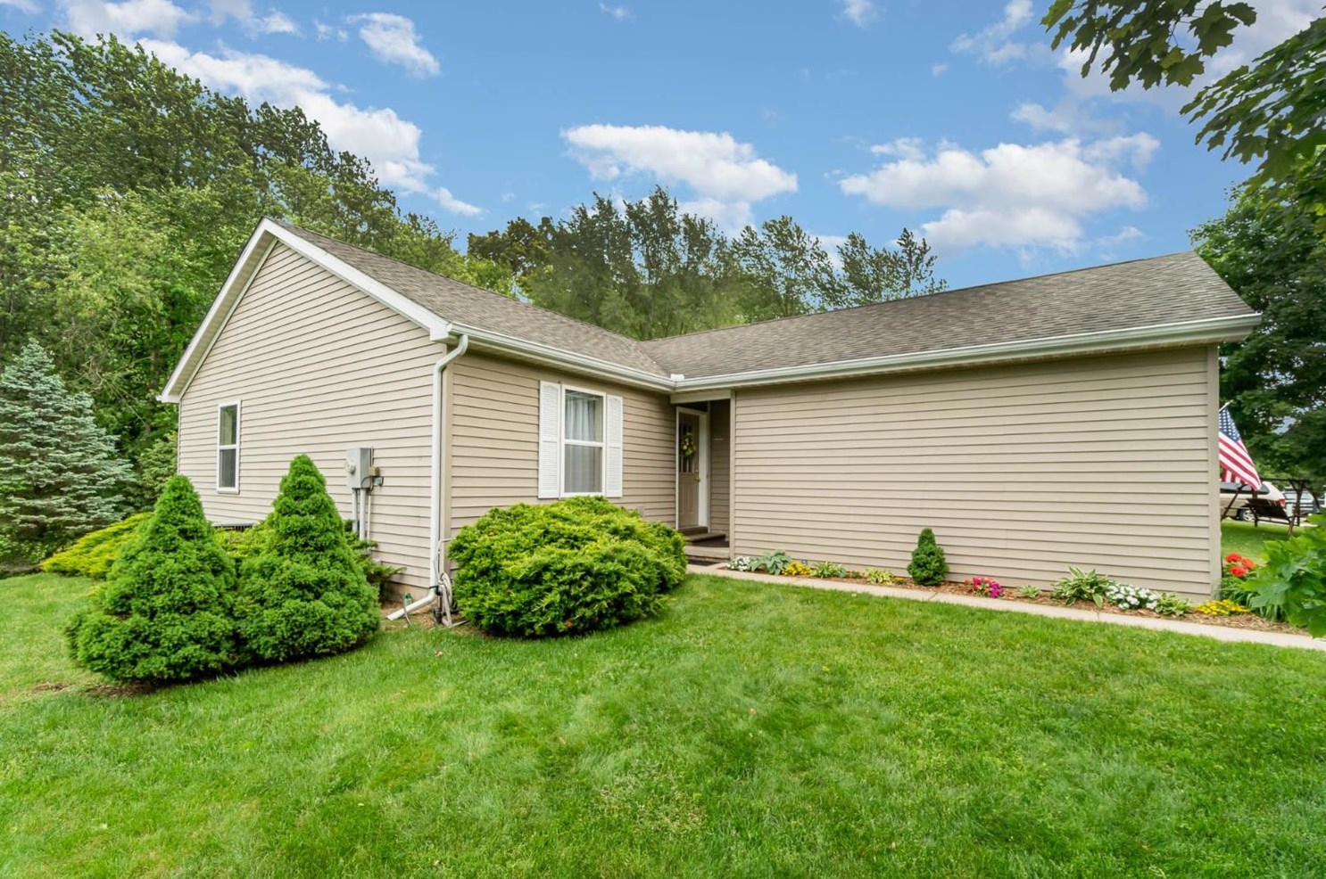 53 Westside Park Ave, Valpo, IN 46385