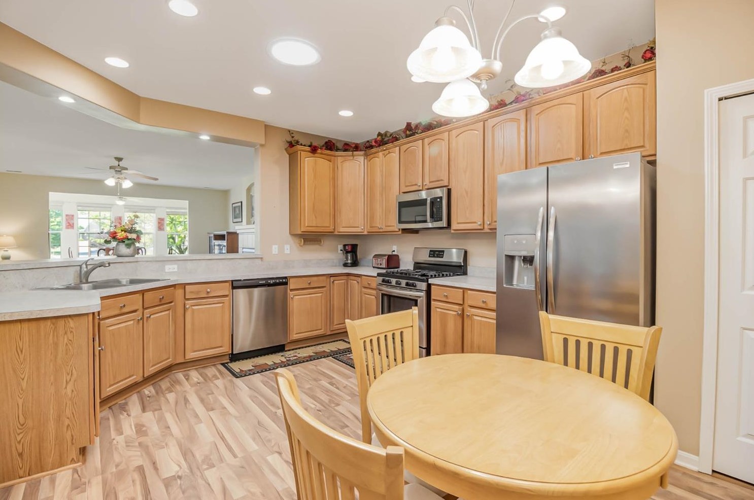 450 Holley Dr, Crown Point, IN 46307