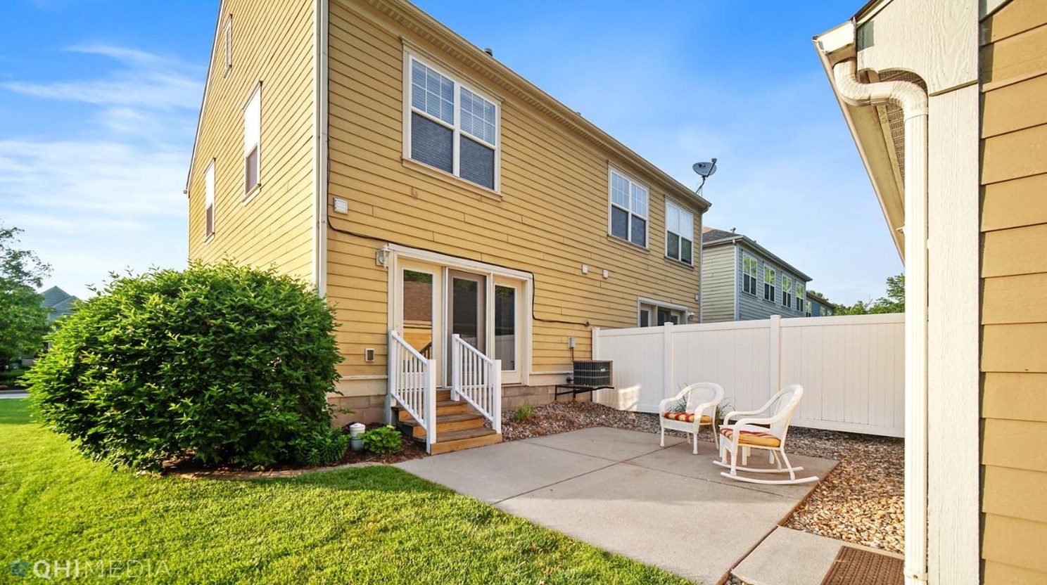 324 Village Sq, Porter IN  46304-9665 exterior