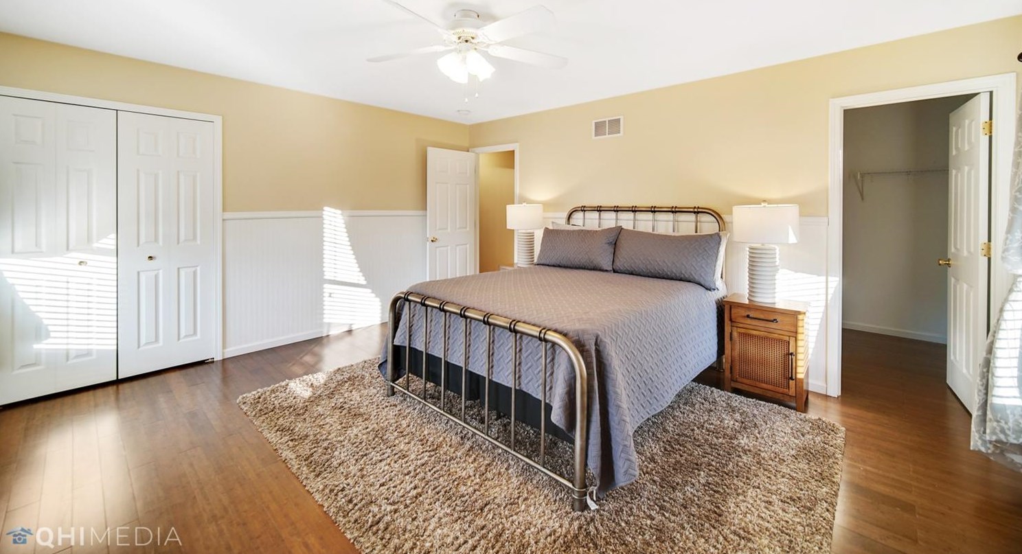 324 Village Sq, Porter IN  46304-9665 exterior