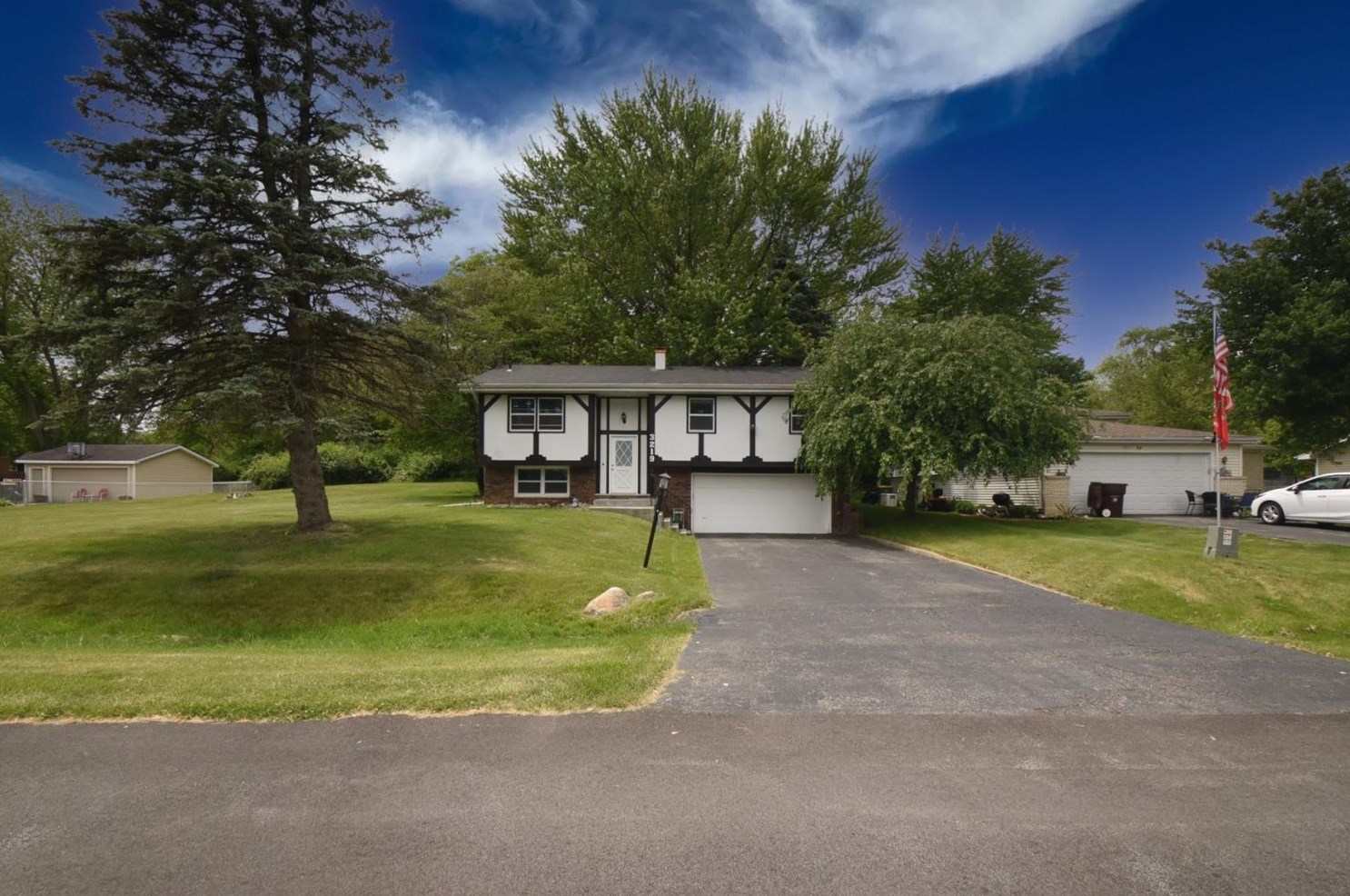 3219 Rustic Ln, Crown Point, IN 46307