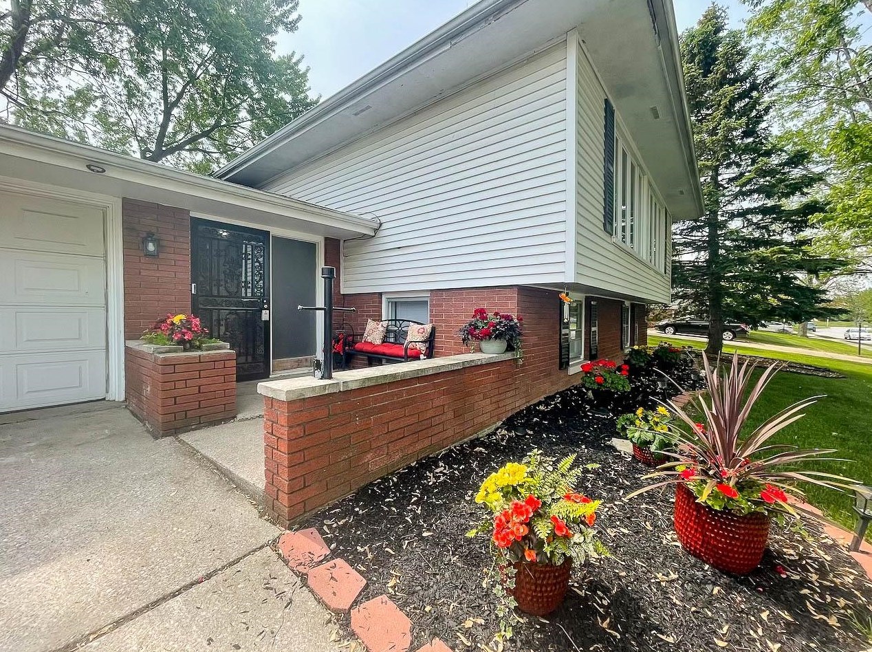 7743 Virginia Pl, Gary, IN 46410