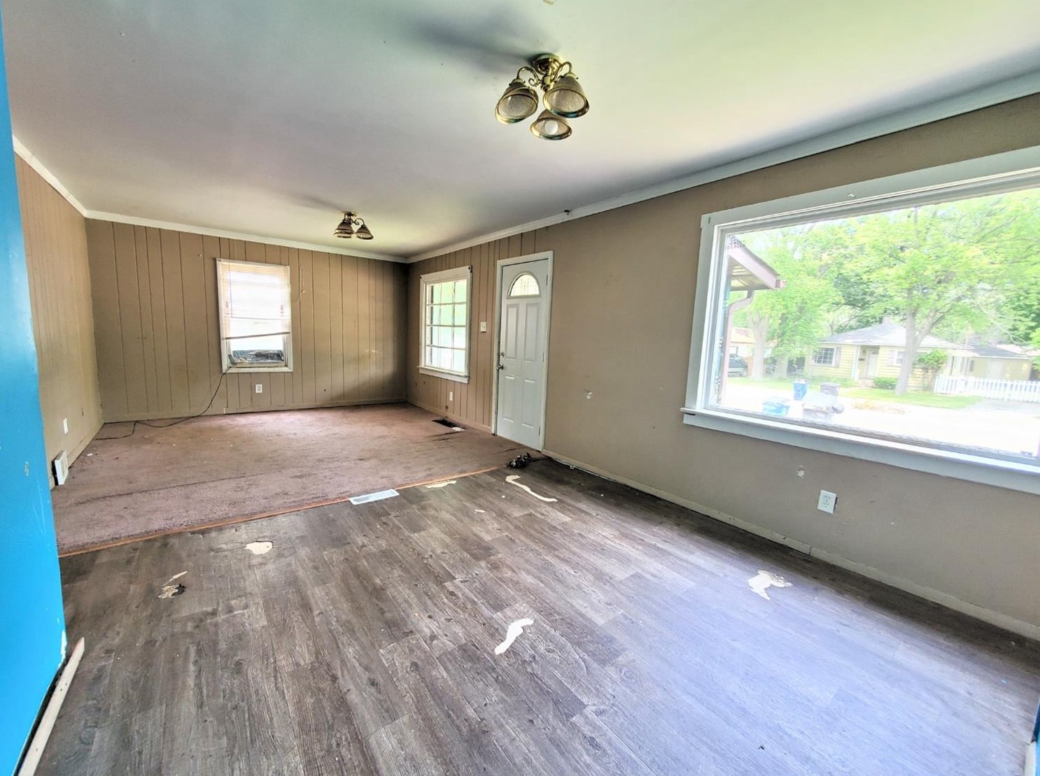 4526 Liverpool Rd, Gary, IN 46405-1818