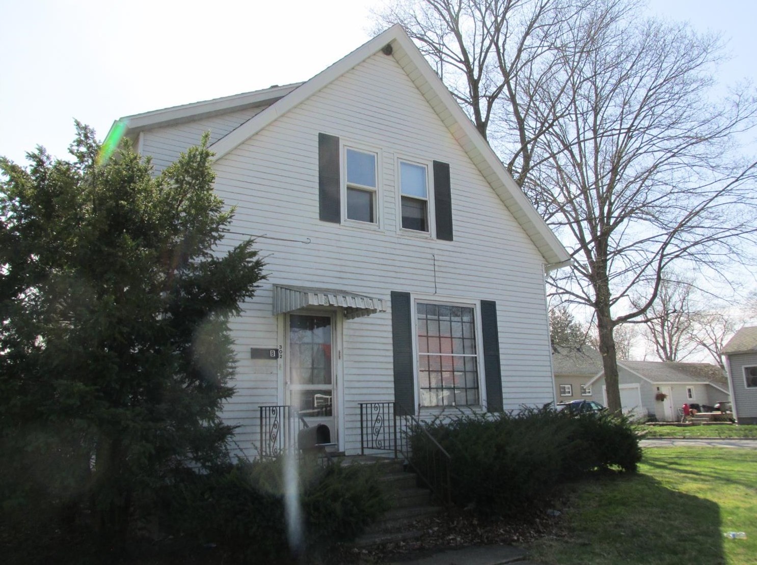 302 Niles St, La Porte, IN 46350-4013