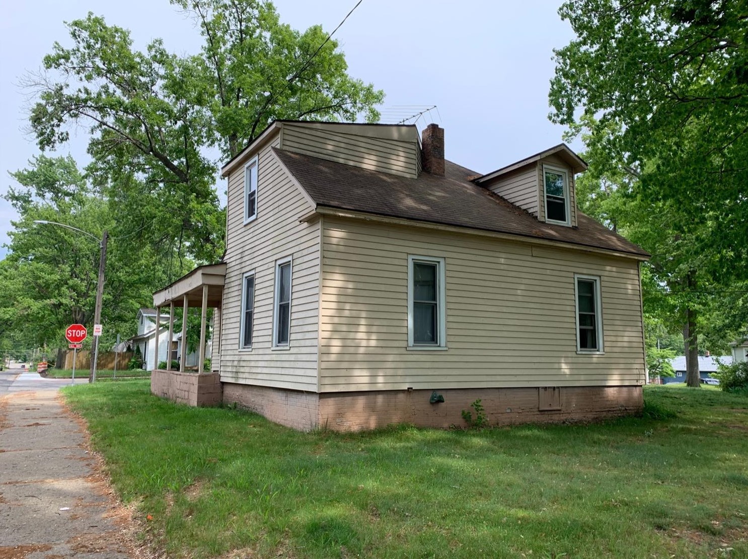 1217 Barker Ave, Michigan City, IN 46360-5201