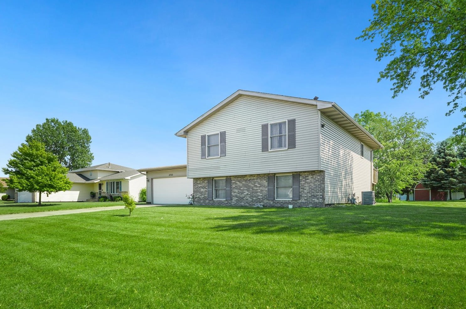 5755 Kingman Ave, Portage, IN 46368-1524