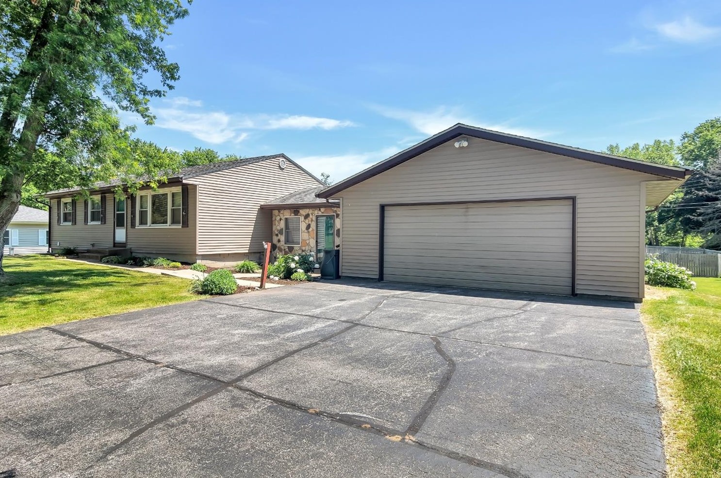 164 Nw Hills Dr, Valpo, IN 46385