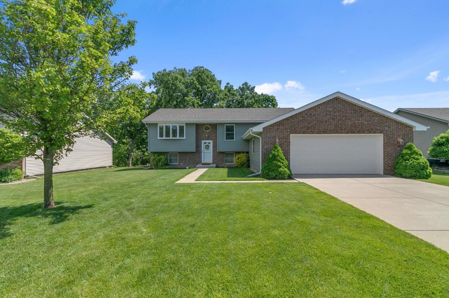 12617 Tall Oaks Dr, Cedar Lake, IN 46303