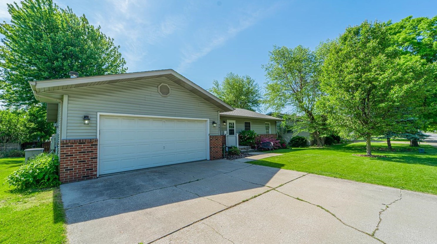 797 Pearson Rd, Porter, IN 46304