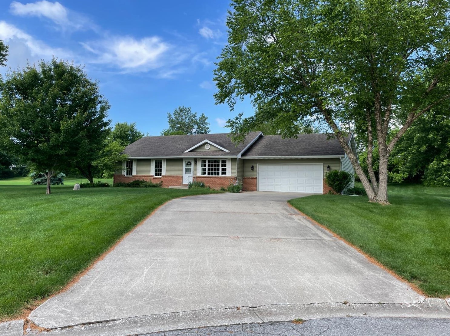 718 Cambrian Ct, Hebron, IN 46341