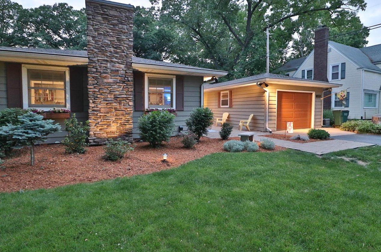 1305 Forest Park Ave, Valpo, IN 46385