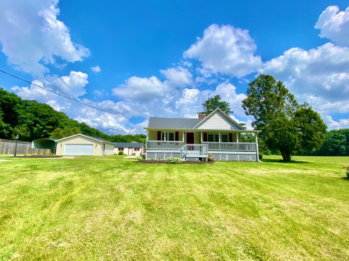673 S 300 W, Hebron, IN 46341