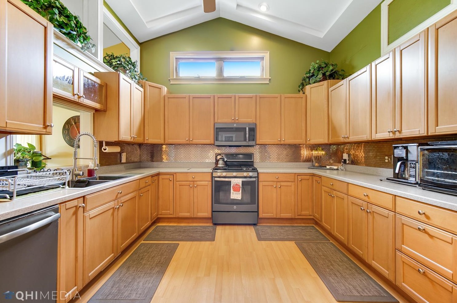 639 Hillside Dr, Dyer, IN 46311