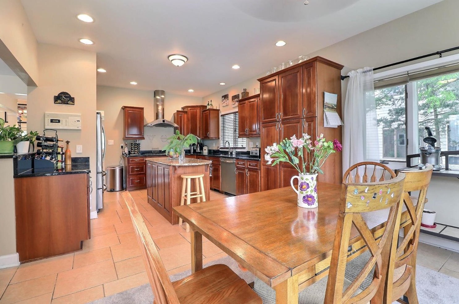 1423 Inverness Ln, Schererville IN  46375-2930 exterior