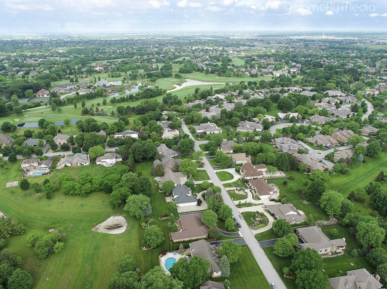 1423 Inverness Ln, Schererville IN  46375-2930 exterior