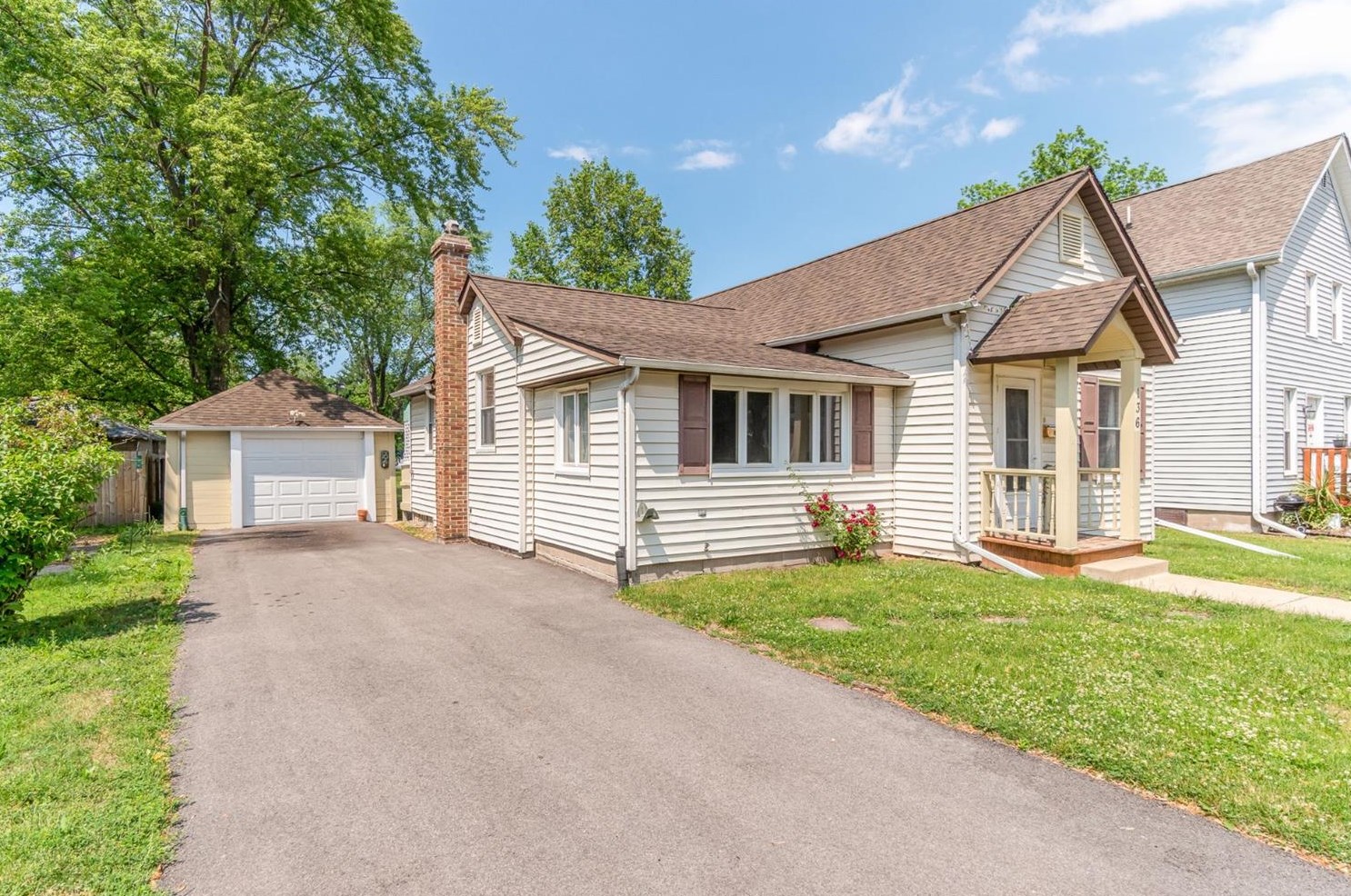 136 W Porter Ave, Porter, IN 46304