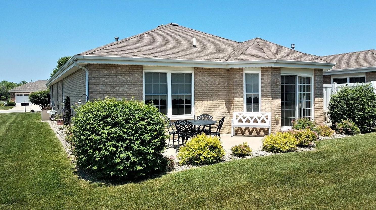 1033 Freedom S Circle, Crown Point, IN 46307